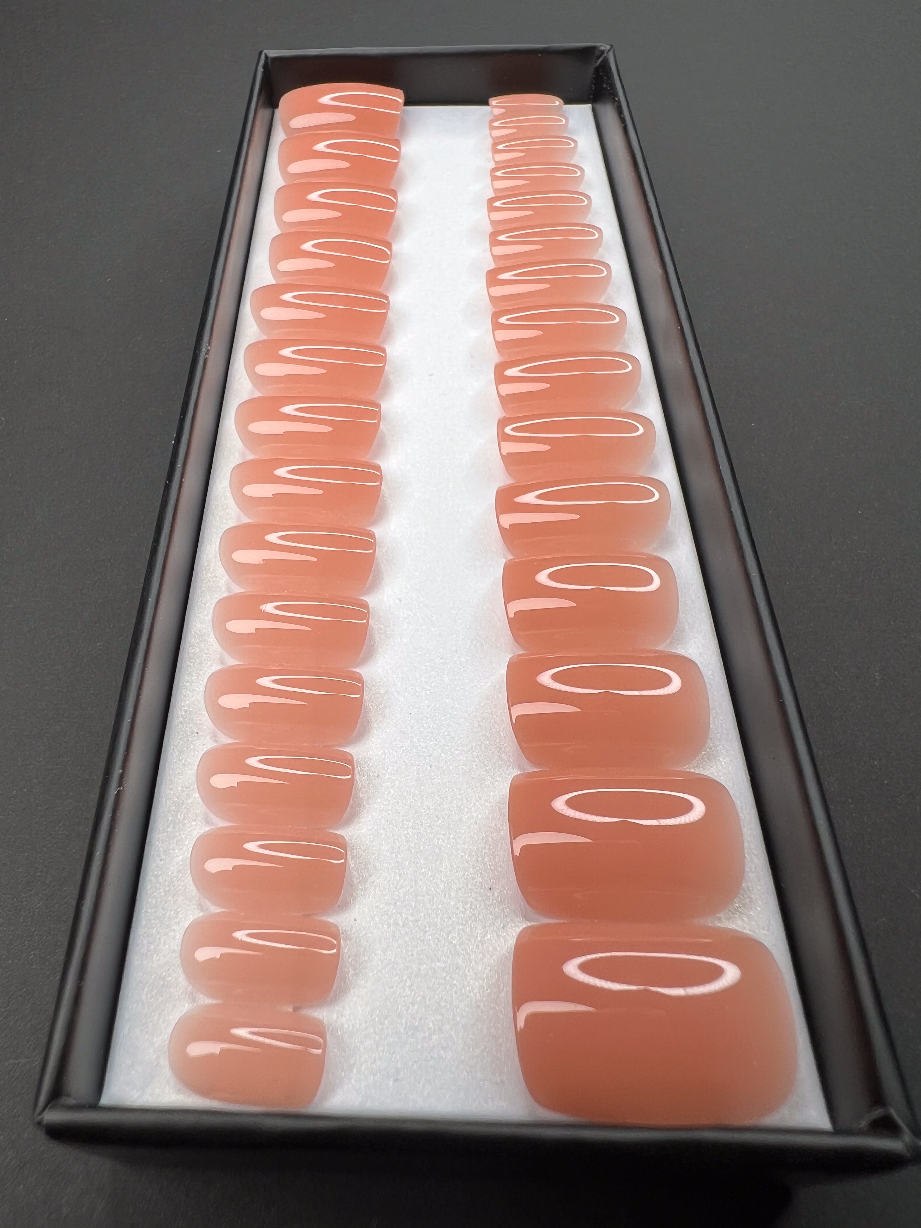 Tanned gloss 2 Tanned gloss