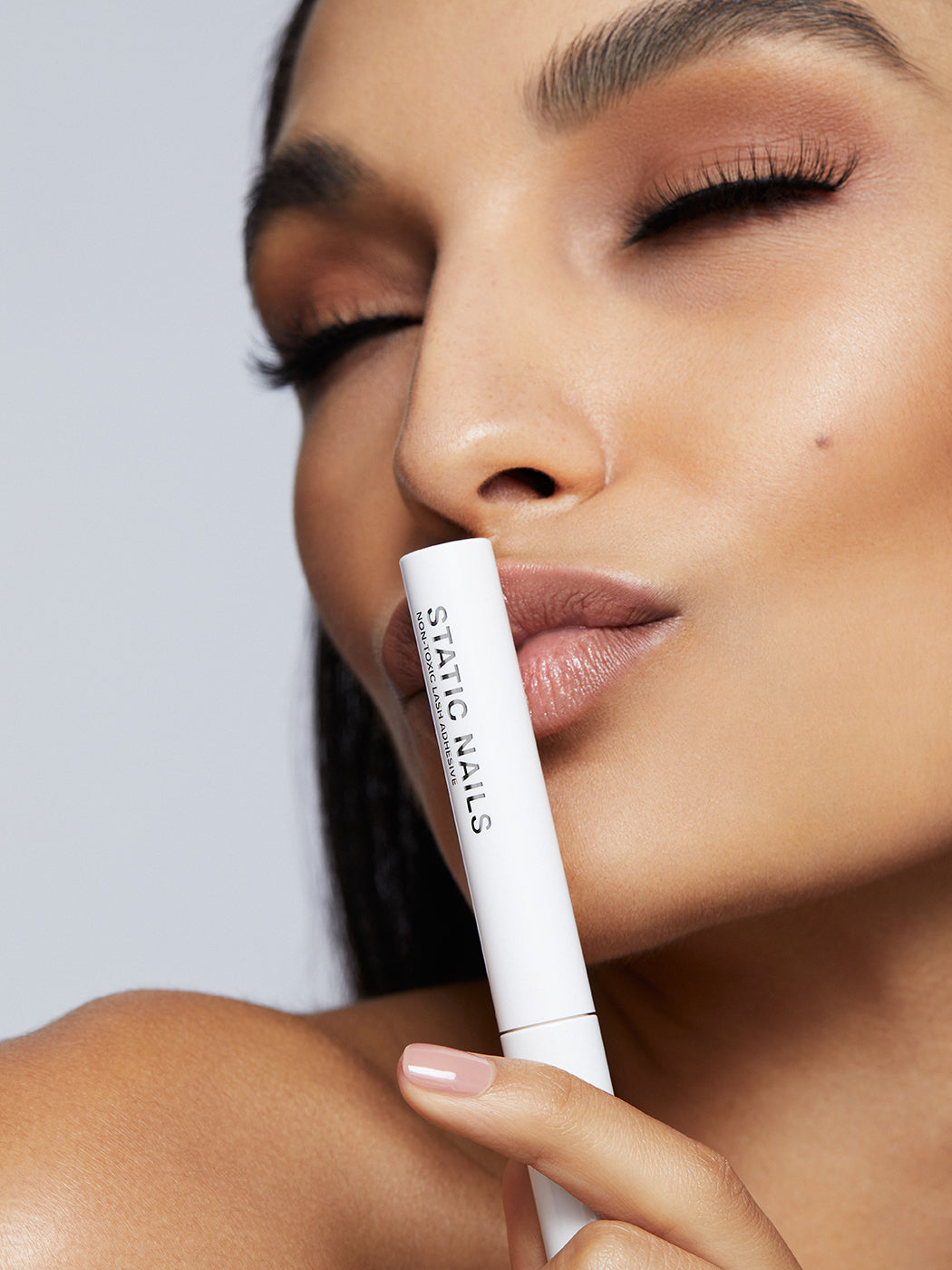 STAY IN PLACE, 3-IN-1 NON-TOXIC LASH ADHESIVE LINER 1 STAY IN PLACE, 3-IN-1 NON-TOXIC LASH ADHESIVE LINER