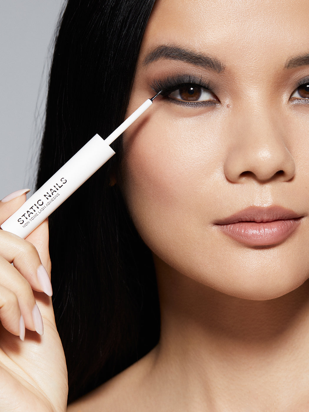 STAY IN PLACE, 3-IN-1 NON-TOXIC LASH ADHESIVE LINER 6 STAY IN PLACE, 3-IN-1 NON-TOXIC LASH ADHESIVE LINER